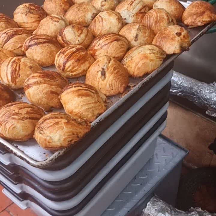 Trays of baked samsa
